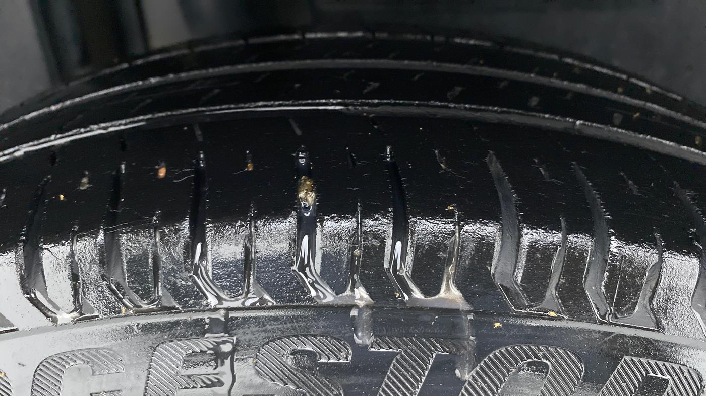 2017 Maruti Dzire VDI, Diesel, Manual, 64,788 km, Right Rear Tyre Tread
