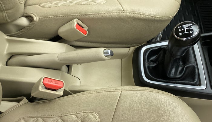 2017 Maruti Dzire VDI, Diesel, Manual, 64,788 km, Gear Lever