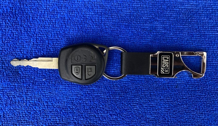 2017 Maruti Dzire VDI, Diesel, Manual, 64,788 km, Key Close Up