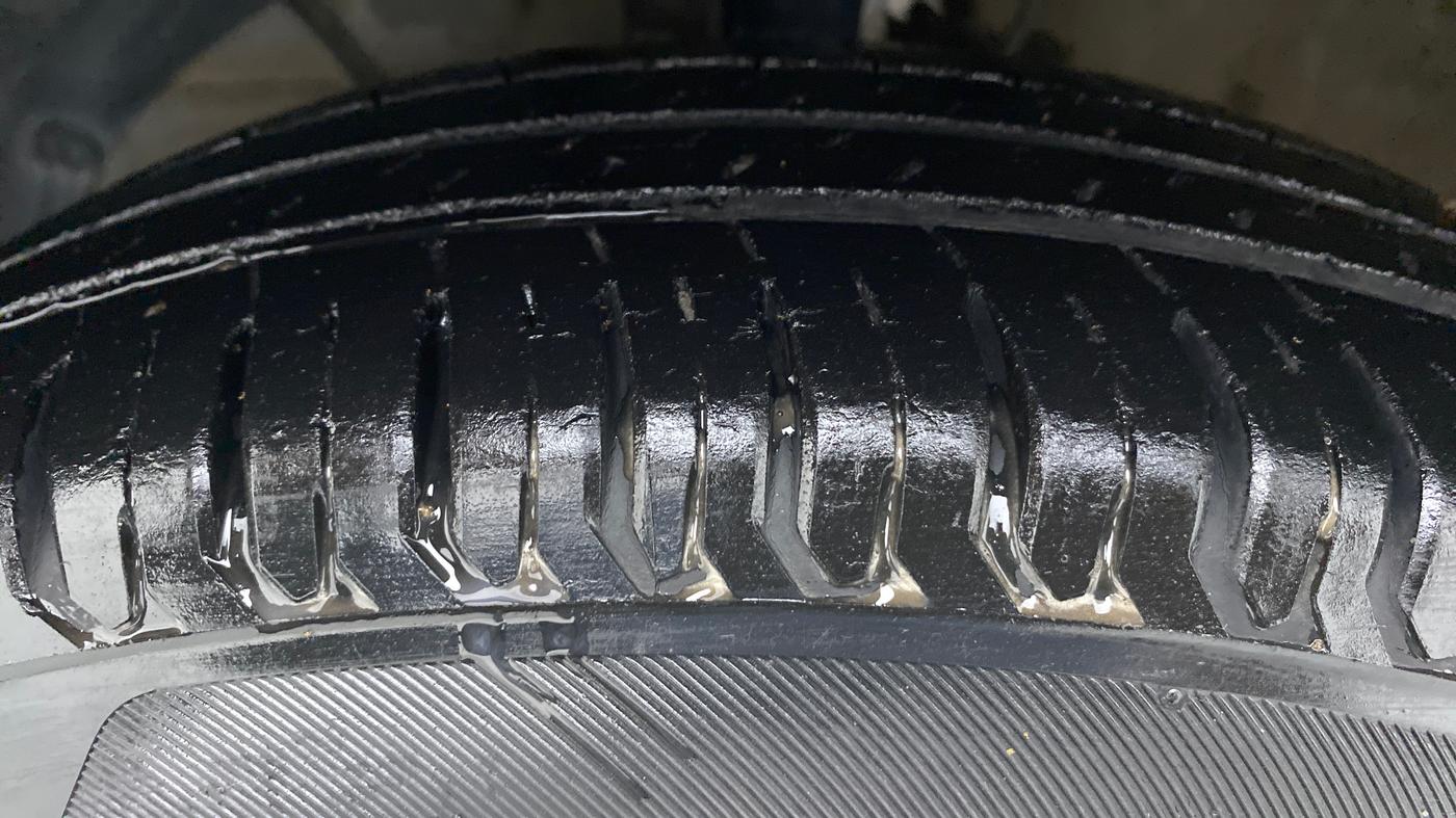 2017 Maruti Dzire VDI, Diesel, Manual, 64,788 km, Left Front Tyre Tread