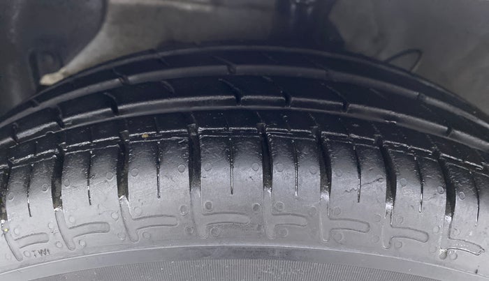 2020 Hyundai GRAND I10 NIOS SPORTZ AMT 1.2 KAPPA VTVT, Petrol, Automatic, 13,085 km, Left Front Tyre Tread