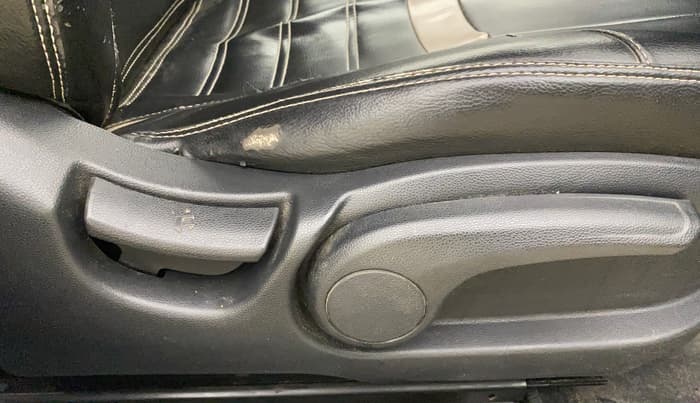 2019 Hyundai Elite i20 SPORTZ PLUS 1.2, Petrol, Manual, 1,08,750 km, Driver Side Adjustment Panel