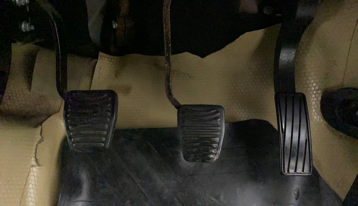 2018 Mahindra KUV 100 NXT K8 P 6 STR, Petrol, Manual, 31,767 km, Pedals