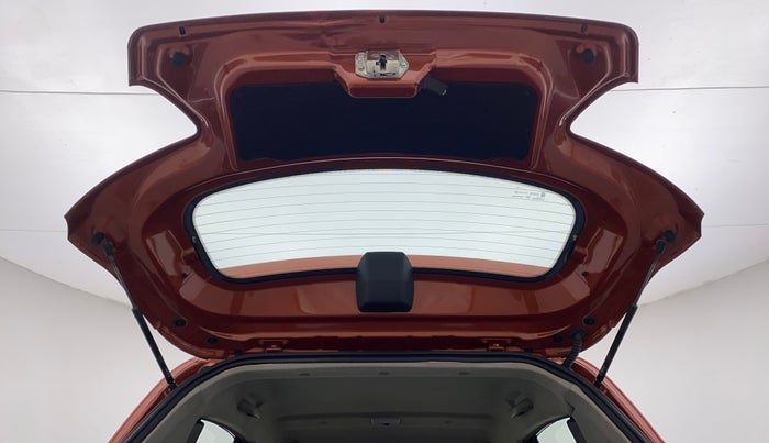 2018 Mahindra KUV 100 NXT K8 P 6 STR, Petrol, Manual, 31,767 km, Boot Door Open