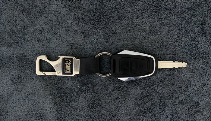 2018 Mahindra KUV 100 NXT K8 P 6 STR, Petrol, Manual, 31,767 km, Key Close Up