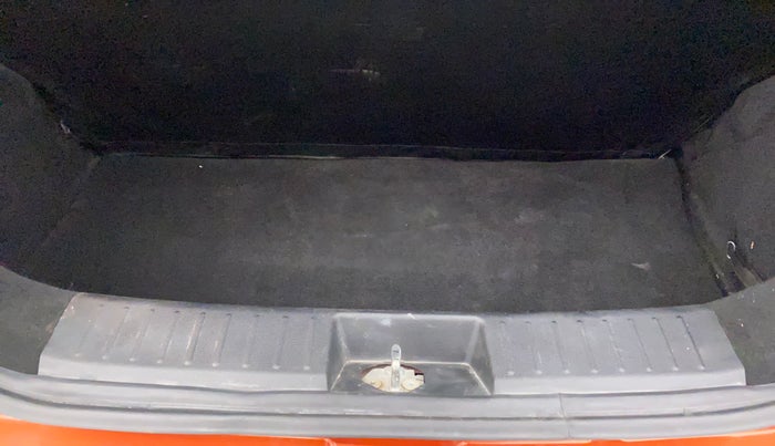 2018 Mahindra KUV 100 NXT K8 P 6 STR, Petrol, Manual, 31,767 km, Boot Inside