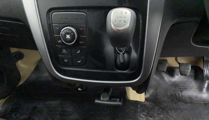 2018 Mahindra KUV 100 NXT K8 P 6 STR, Petrol, Manual, 31,767 km, Gear Lever