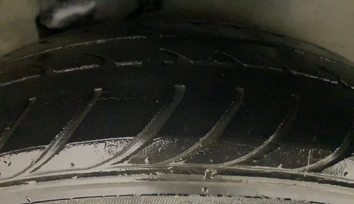 2013 Hyundai i10 SPORTZ 1.2, Petrol, Manual, 40,837 km, Left Rear Tyre Tread