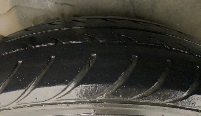 2013 Hyundai i10 SPORTZ 1.2, Petrol, Manual, 40,837 km, Right Rear Tyre Tread