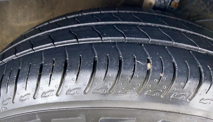 2020 Maruti Baleno DELTA 1.2 K12, Petrol, Manual, Right Front Tyre Tread
