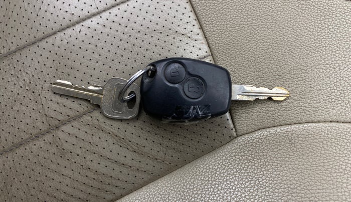 2014 Renault Duster 110 PS RXZ 4X4 MT DIESEL, Diesel, Manual, 1,69,999 km, Key Close Up