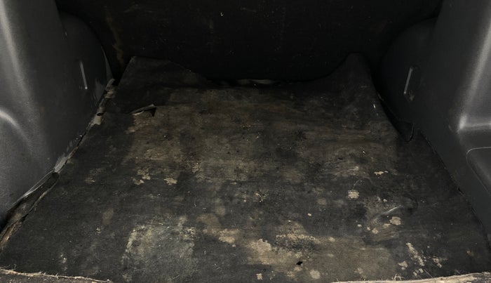 2014 Renault Duster 110 PS RXZ 4X4 MT DIESEL, Diesel, Manual, 1,69,999 km, Boot Inside