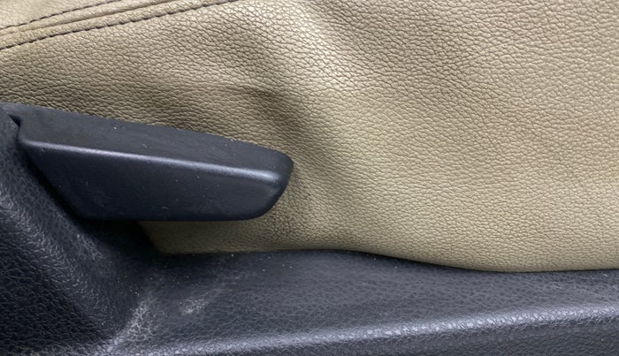 2014 Renault Duster 110 PS RXZ 4X4 MT DIESEL, Diesel, Manual, 1,69,999 km, Driver Side Adjustment Panel