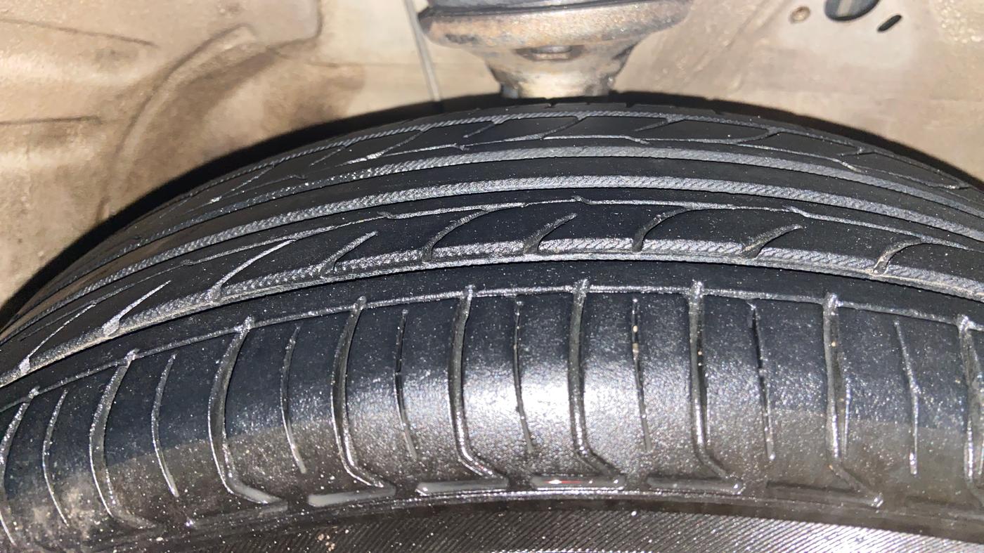 2014 Maruti Wagon R 1.0 VXI, Petrol, Manual, 97,625 km, Right Front Tyre Tread