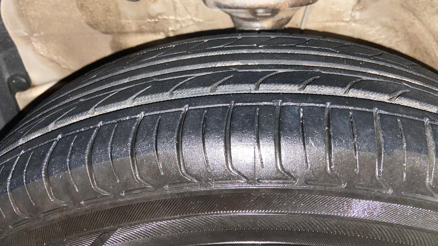 2014 Maruti Wagon R 1.0 VXI, Petrol, Manual, 97,625 km, Left Front Tyre Tread