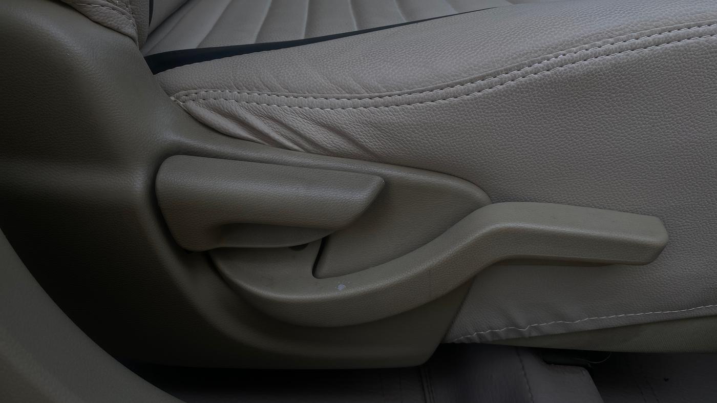 2013 Honda Amaze 1.2L I-VTEC S, Petrol, Manual, 82,354 km, Driver Side Adjustment Panel