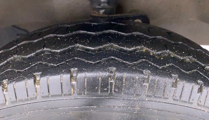 2019 Maruti Eeco 5 STR WITH AC PLUSHTR, Petrol, Manual, 12,420 km, Right Front Tyre Tread