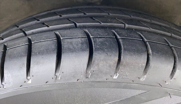 2012 Hyundai i10 SPORTZ 1.2 AT KAPPA2, Petrol, Automatic, 62,918 km, Right Front Tyre Tread