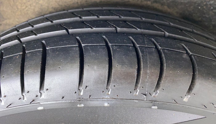 2012 Hyundai i10 SPORTZ 1.2 AT KAPPA2, Petrol, Automatic, 62,918 km, Right Rear Tyre Tread
