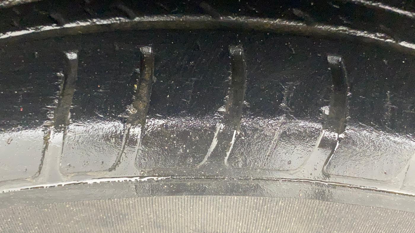 2018 Maruti Dzire VXI AMT, Petrol, Automatic, 52,914 km, Left Front Tyre Tread