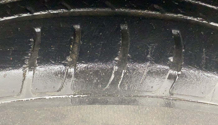 2018 Maruti Dzire VXI AMT, Petrol, Automatic, 52,857 km, Left Front Tyre Tread