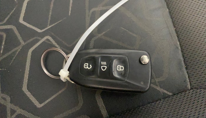 2017 Tata Tiago XTA PETROL, Petrol, Automatic, 82,116 km, Key Close Up