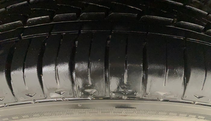 2017 Tata Tiago XTA PETROL, Petrol, Automatic, 82,116 km, Left Rear Tyre Tread