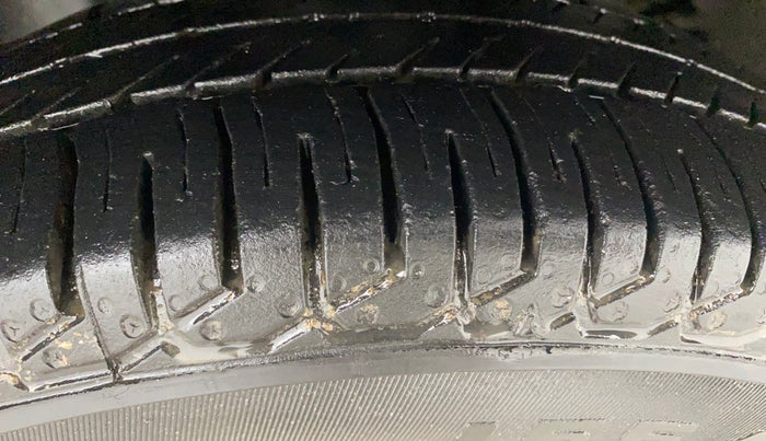 2017 Tata Tiago XM PETROL, Petrol, Manual, 54,305 km, Right Front Tyre Tread