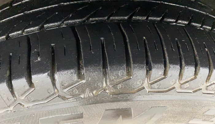 2017 Tata Tiago XM PETROL, Petrol, Manual, 54,305 km, Left Front Tyre Tread