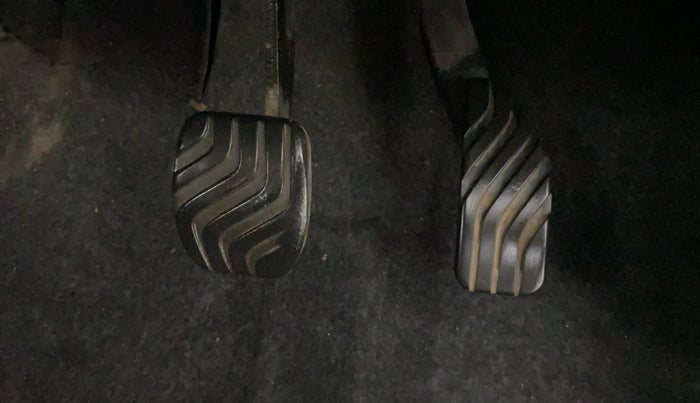 2019 Renault Kwid RXT 1.0 AMT (O), Petrol, Automatic, 28,924 km, Pedals