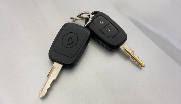 2019 Renault Kwid RXT 1.0 AMT (O), Petrol, Automatic, 28,924 km, Key Close Up