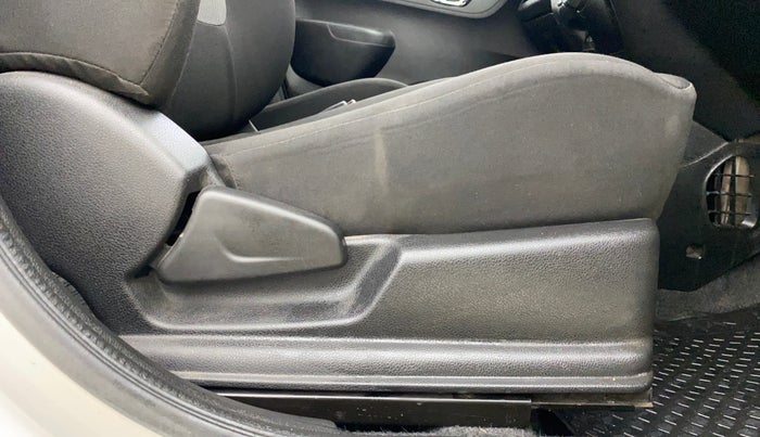 2019 Renault Kwid RXT 1.0 AMT (O), Petrol, Automatic, 28,924 km, Driver Side Adjustment Panel