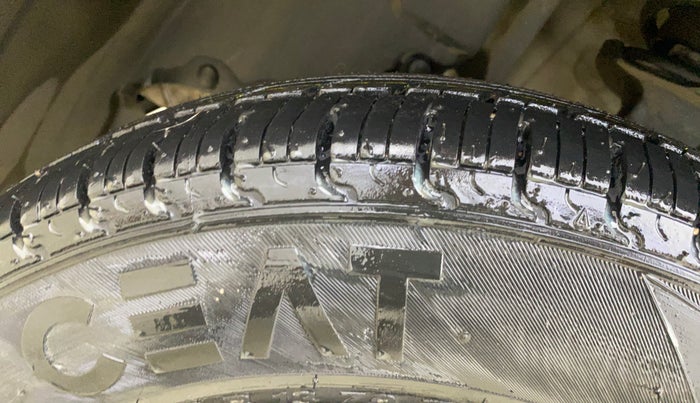 2019 Renault Kwid RXT 1.0 AMT (O), Petrol, Automatic, 28,924 km, Left Front Tyre Tread