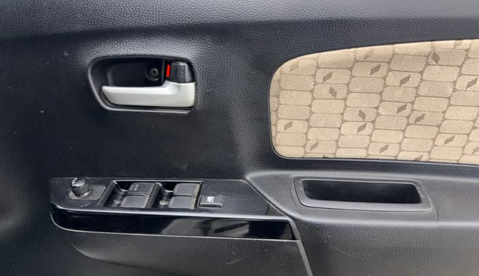 2017 Maruti Wagon R 1.0 VXI+, Petrol, Manual, 46,050 km, Driver Side Door Panels Control