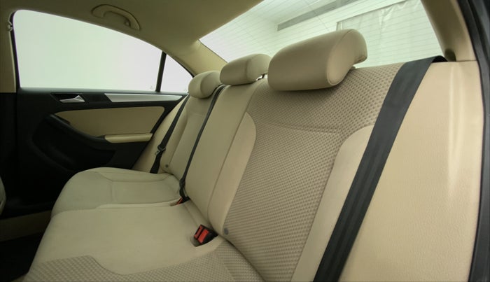 2012 Volkswagen Jetta TRENDLINE 1.4 TSI MT, Petrol, Manual, 33,860 km, Right Side Rear Door Cabin