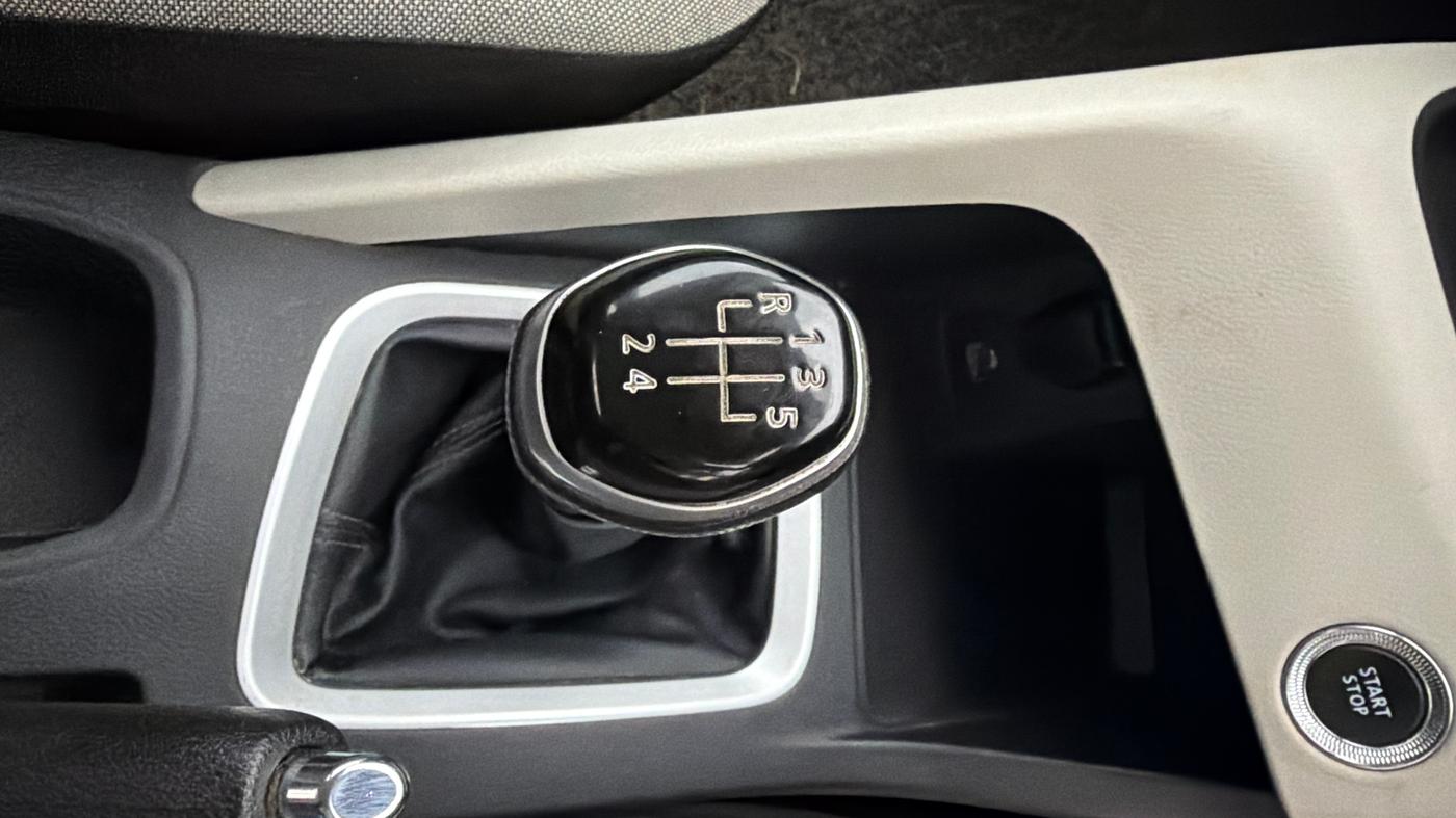 2021 Nissan MAGNITE XV MT, Petrol, Manual, 19,319 km, Gear Lever