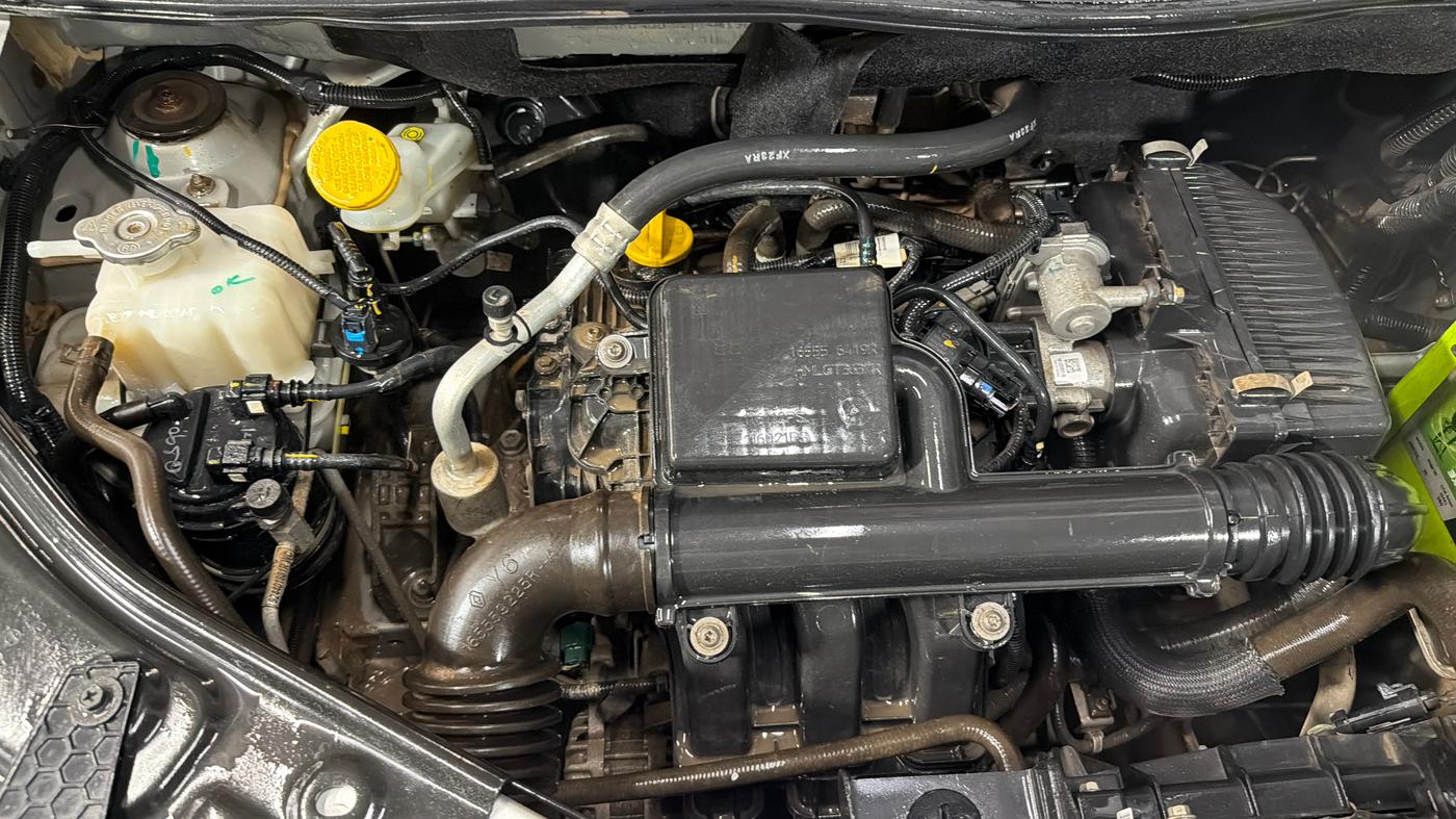 2021 Nissan MAGNITE XV MT, Petrol, Manual, 19,319 km, Engine View - Right