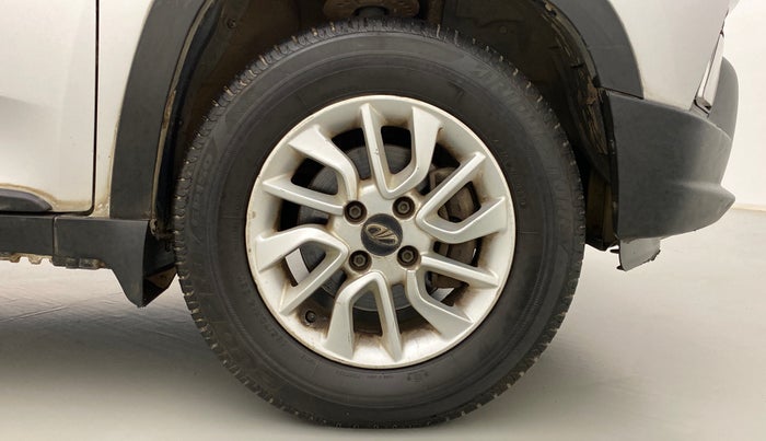 2016 Mahindra Kuv100 K8 D 5 STR, Diesel, Manual, 62,404 km, Right Front Wheel