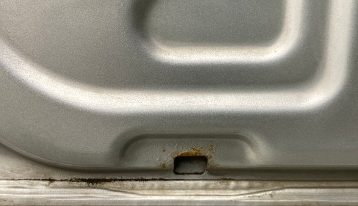 2016 Mahindra Kuv100 K8 D 5 STR, Diesel, Manual, 62,404 km, Front passenger door - Slight discoloration