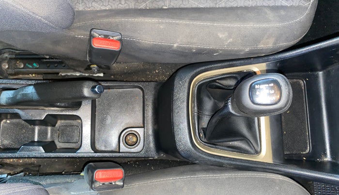 2023 Tata PUNCH ACCOMPLISHED MT, Petrol, Manual, 44,208 km, Gear Lever