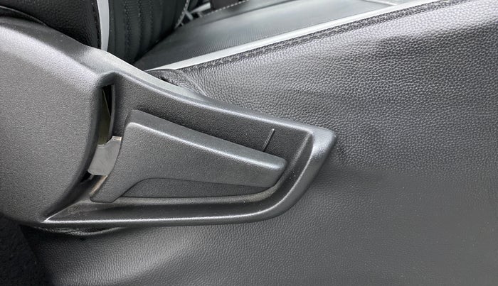 2022 Maruti S PRESSO VXI+, Petrol, Manual, 38,729 km, Driver Side Adjustment Panel