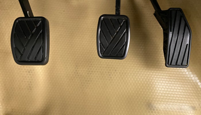 2017 Maruti Dzire VXI, Petrol, Manual, 41,639 km, Pedals