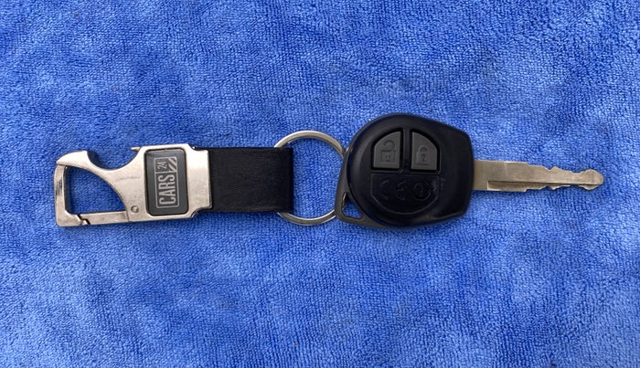 2017 Maruti Dzire VXI, Petrol, Manual, 41,639 km, Key Close Up