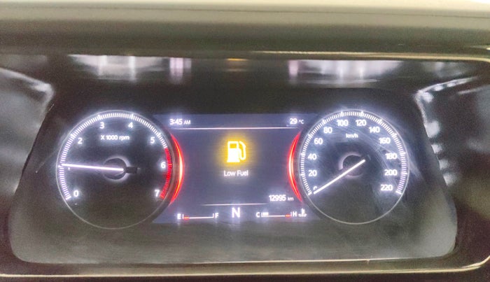 2022 Mahindra XUV700 MX P MT 5 STR, Petrol, Manual, 12,995 km, Odometer Image