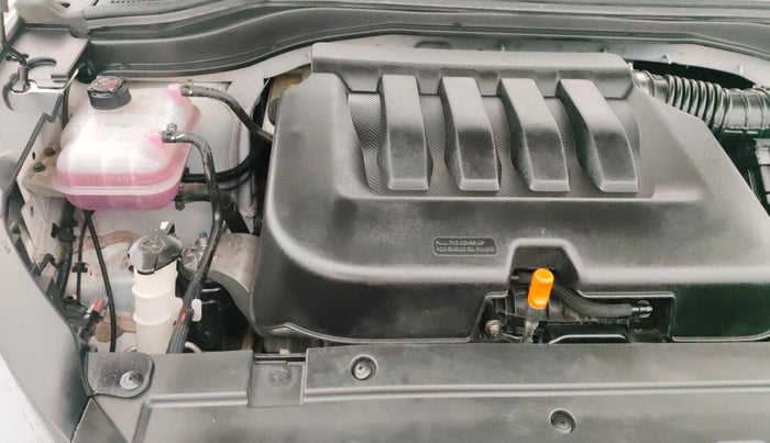 2022 Mahindra XUV700 MX P MT 5 STR, Petrol, Manual, 12,995 km, Engine View - Right