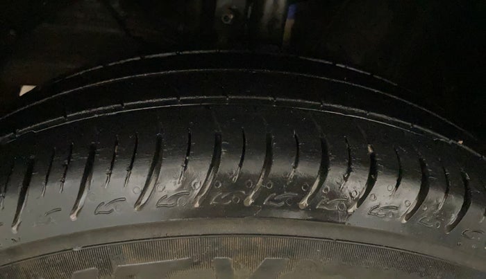 2019 Maruti Baleno SIGMA PETROL 1.2, Petrol, Manual, 52,619 km, Left Front Tyre Tread