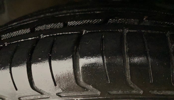 2012 Hyundai i10 MAGNA 1.2, Petrol, Manual, 56,852 km, Left Front Tyre Tread