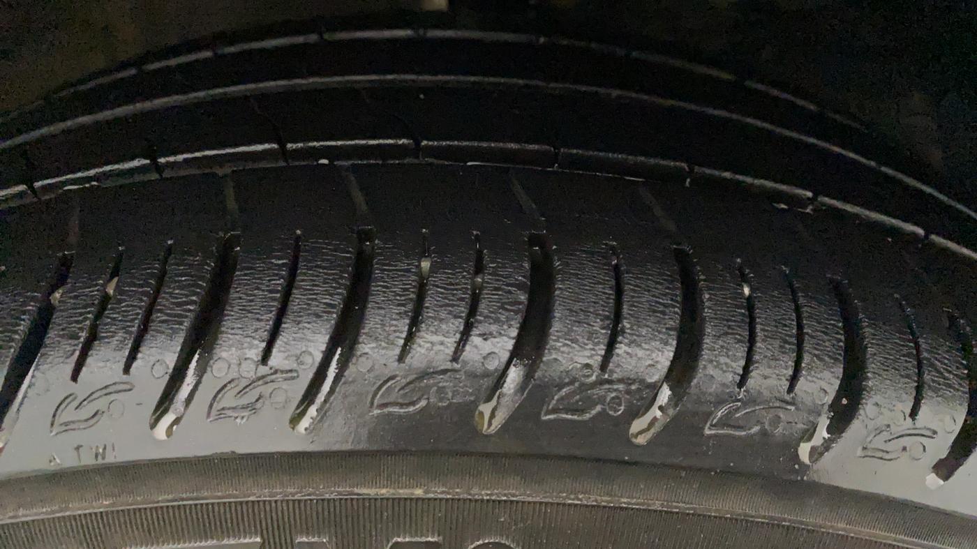 2017 Maruti Baleno ALPHA PETROL 1.2, Petrol, Manual, 90,880 km, Left Rear Tyre Tread