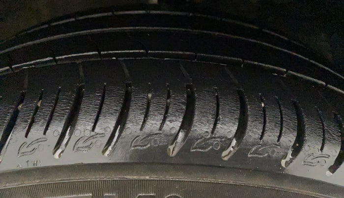 2017 Maruti Baleno ALPHA PETROL 1.2, Petrol, Manual, 90,880 km, Left Rear Tyre Tread