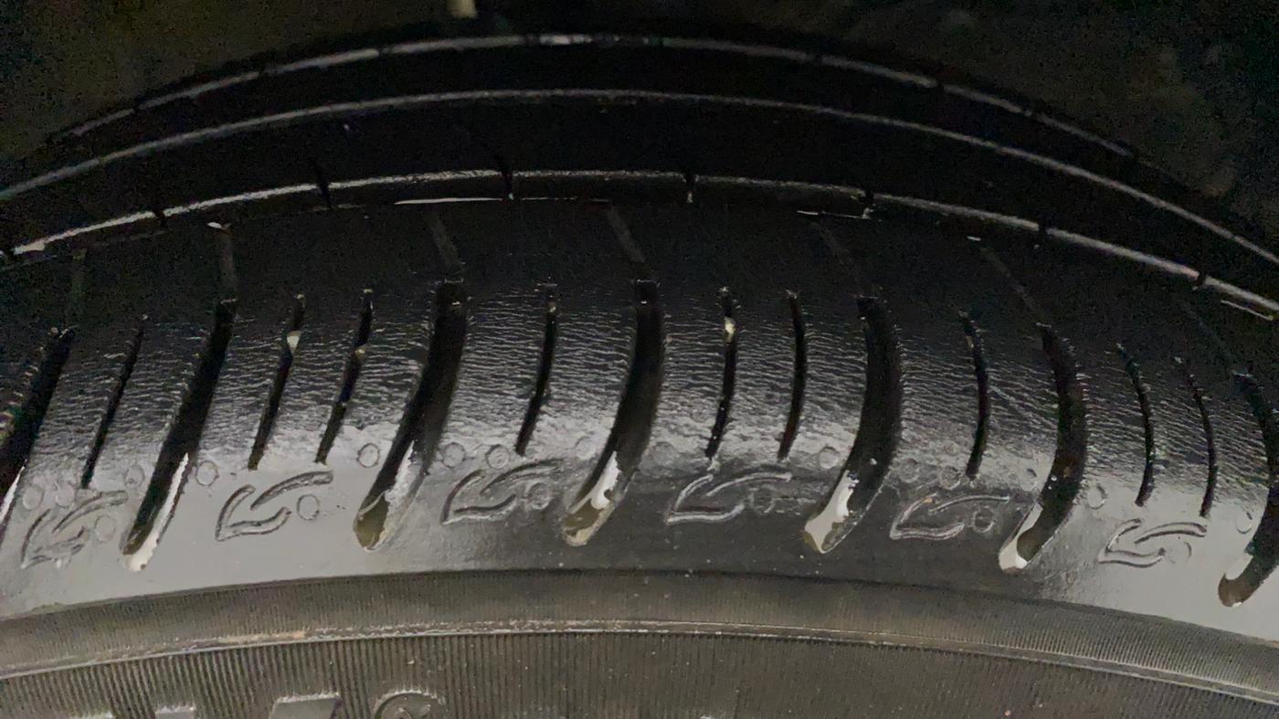 2017 Maruti Baleno ALPHA PETROL 1.2, Petrol, Manual, 90,880 km, Right Front Tyre Tread
